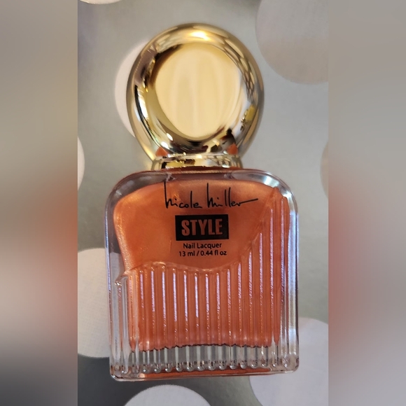 Nicole Miller STYLE Nail Polish Set — Lavender, Yellow, Coral, Pale Pink - Picture 4 of 6